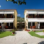Natasa * Mikros Gialos